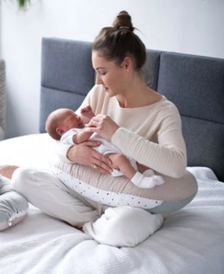 Motherhood Stillkissen Inkl. Abnehmbarem Bezug, Ergonomisch - Quadrate Apricot 4 Motherhood Stillkissen Inkl. Abnehmbarem Bezug, Ergonomisch - Quadrate Apricot – Bild 2