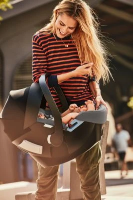 Babyschale Aton 5, Gold-Line, Navy Blue 4 Babyschale Aton 5, Gold-Line, Navy Blue – Bild 2