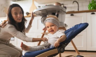 MoMi Babywippe LUMIWOOD, Navy Blue 4 MoMi Babywippe LUMIWOOD, Navy Blue – Bild 2