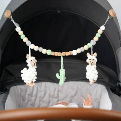 SindiBaba® Kinderwagenkette Lama LUKE Gehäkelt Mit Rasseln 7 SindiBaba® Kinderwagenkette Lama LUKE Gehäkelt Mit Rasseln – Bild 6
