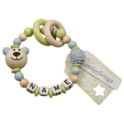 KleinerStorch Greifling Mit Name – Jungen Beißring Personalisiert – Holz Rassel Bär Blau