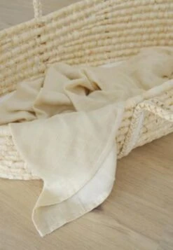 Liliput Großes Musselintuch In Beige Aus 70 % Bambus Viskose Und 30 % Baumwolle, 120x120cm 7 Liliput Großes Musselintuch In Beige Aus 70 % Bambus Viskose Und 30 % Baumwolle, 120x120cm -Baby Lieferungen Geschäft 28514560 03