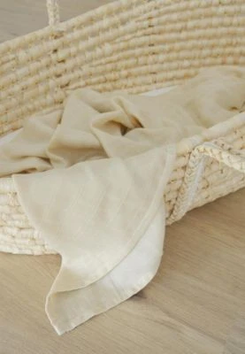 Liliput Großes Musselintuch In Beige Aus 70 % Bambus Viskose Und 30 % Baumwolle, 120x120cm 5 Liliput Großes Musselintuch In Beige Aus 70 % Bambus Viskose Und 30 % Baumwolle, 120x120cm – Bild 3