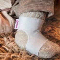 Hoppediz Sockenhalter Hop-Soxx 2-er Set Creme -Baby Lieferungen Geschäft 30122143 03