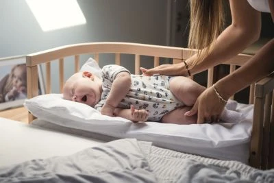 Waldin Mobiles Babybett Aus Holz 7in1 Mit Matratze, Mitwachsend Holz Natur 8 Waldin Mobiles Babybett Aus Holz 7in1 Mit Matratze, Mitwachsend Holz Natur – Bild 6