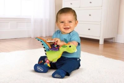 Lamaze Clip & Go Spieltier - Diego Der Fliegende Drache 4 Lamaze Clip & Go Spieltier - Diego Der Fliegende Drache – Bild 2